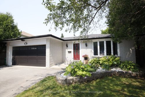 900 Wedgewood Crt, Peterborough, ON, K9J7T9 | Card Image