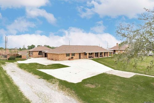 5511 N River Rd, Port Allen, LA, 70767-3847 | Card Image