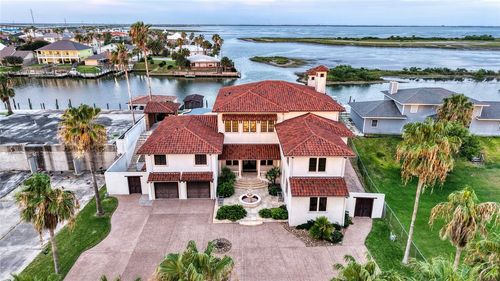 755 S Bay St, Aransas Pass, TX, 78336-5814 | Card Image