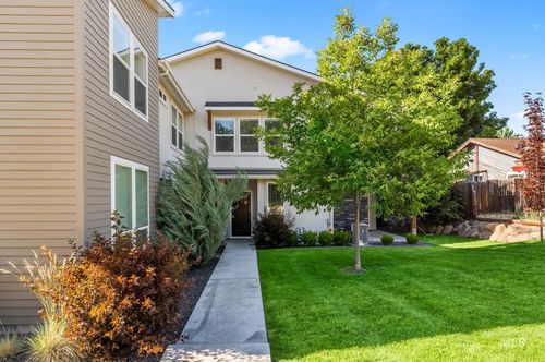 74 E Ranch Dr, Eagle, ID, 83616-5025 | Card Image