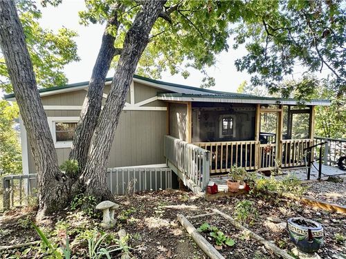 73525 Leisure Lake Dr, Trenton, MO, 64683-7579 | Card Image