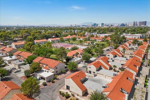 2564 Love St, Las Vegas, NV, 89121-4015 | Card Image