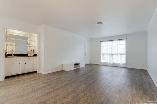 apt-101-7926 Broadway, San Antonio, TX, 78209-2678 | Card Image