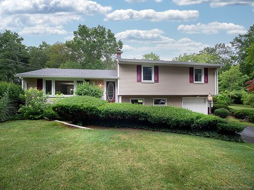 499 Village St, Northford, CT, 06472-1631 | Card Image
