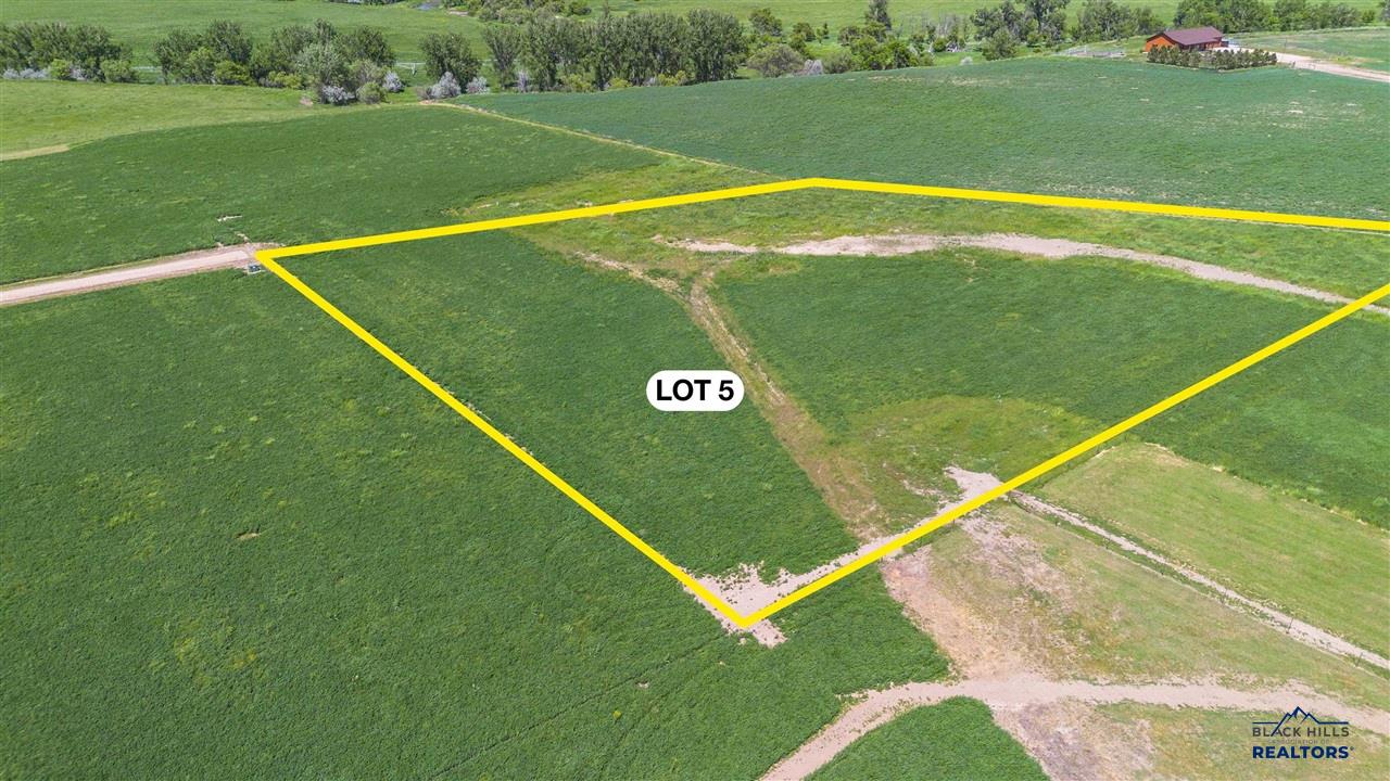 Land in Belle Fourche