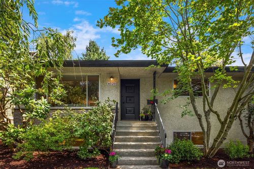 6020 27th Ave Ne, Seattle, WA, 98115-7112 | Card Image