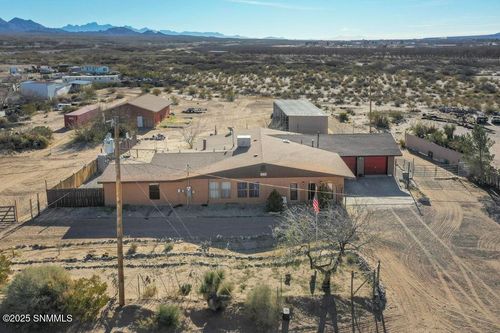 865 Outpost Lane, Radium Springs, NM, 88054 | Card Image