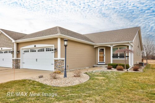 102 Tuscany Cir, Saginaw, MI, 48603-1377 | Card Image