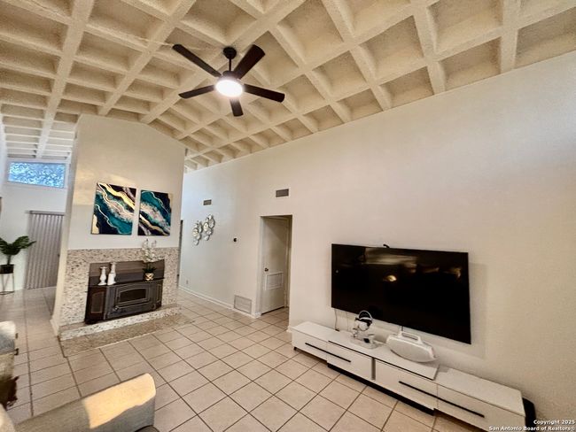 3280 Gopher Hl, House other with 3 bedrooms, 2 bathrooms and null parking in China Grove TX | Image 9