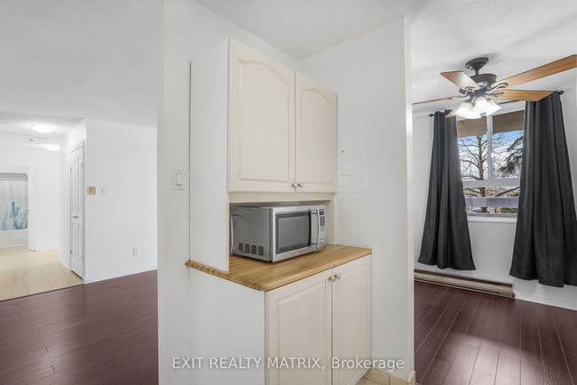 217 - 2000 Jasmine Cres, Condo with 2 bedrooms, 1 bathrooms and 1 parking in Gloucester ON | Image 8