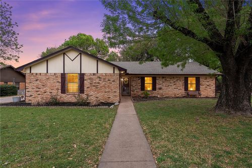 329 Cedarwood Lane, Hewitt, TX, 76643 | Card Image