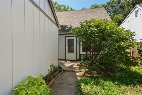 309 Northwood Ln, Lawrence, KS, 66044-4676 | Card Image