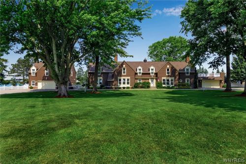 7110 Lake Shore Rd, Derby, NY, 14047-9201 | Card Image