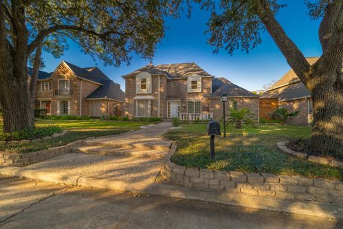 15738 Fleetwood Oaks Dr, Houston, TX, 77079-2520 | Card Image