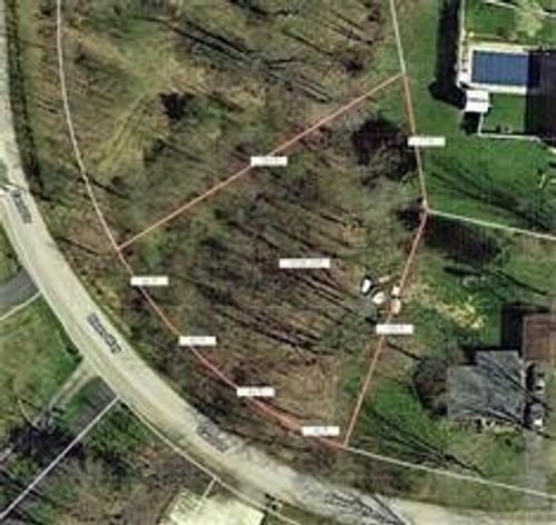 82 Blews Way, New Castle, PA, 16105 | Card Image