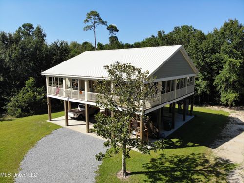230 Marcus Dr, Waveland, MS, 39576-4020 | Card Image