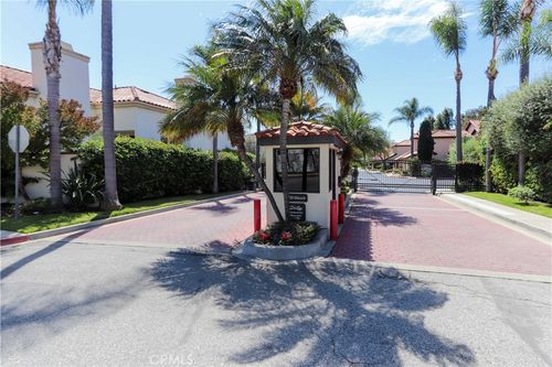 5755 Avenida Estoril, Long Beach, CA, 90814-3231 | Card Image