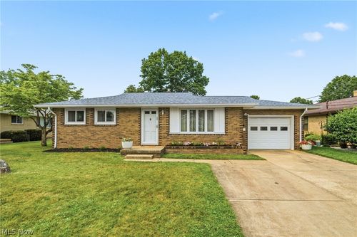 229 Kennedy Street, Louisville, OH, 44641 | Card Image