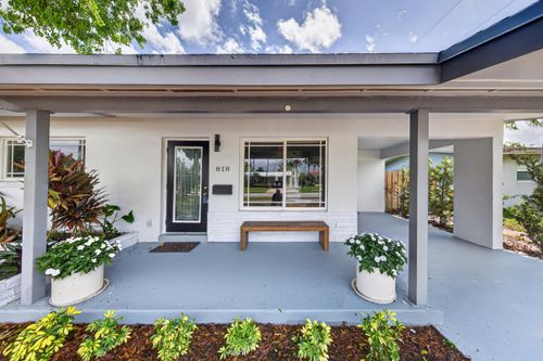 818 Nw 28th Ct, WILTON MANORS, FL, 33311-2439 | Card Image