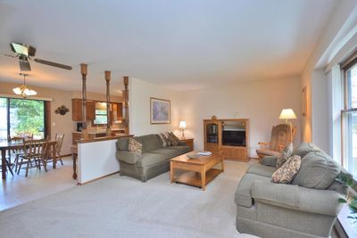 W224N2589 Springwood Lane, House other with 4 bedrooms, 1 bathrooms and null parking in PEWAUKEE WI | Image 2