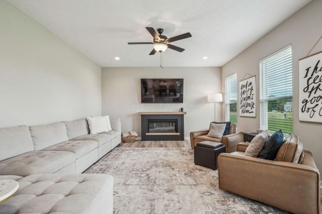 Living Room | Image 11