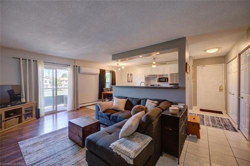 18-608 Grey St, Brantford, ON, N3S4Y1 | Card Image