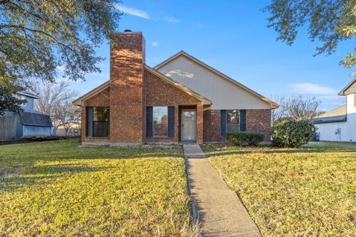 1129 Harvest Hill Ln, Lancaster, TX, 75146-1385 | Card Image