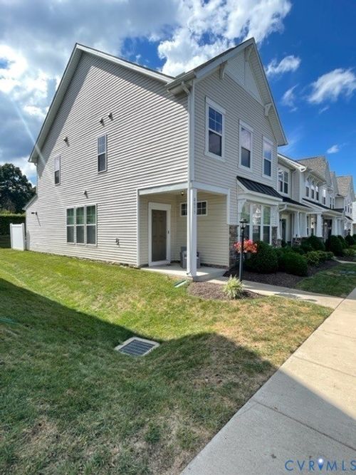 8055 Rutland Village Dr, Mechanicsville, VA, 23116-2971 | Card Image