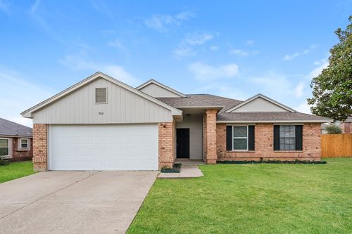 900 Blewitt Dr, Cedar Hill, TX, 75104-7246 | Card Image