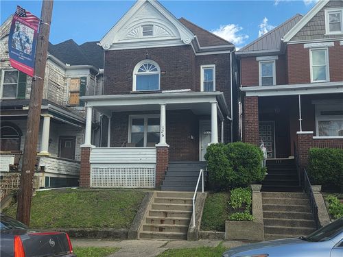 135 Farragut Ave, Vandergrift, PA, 15690-1115 | Card Image