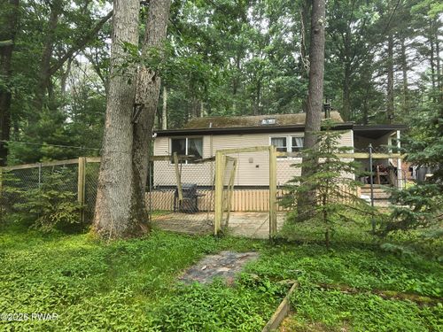 100 Grace Rd, Shohola, PA, 18458-2616 | Card Image