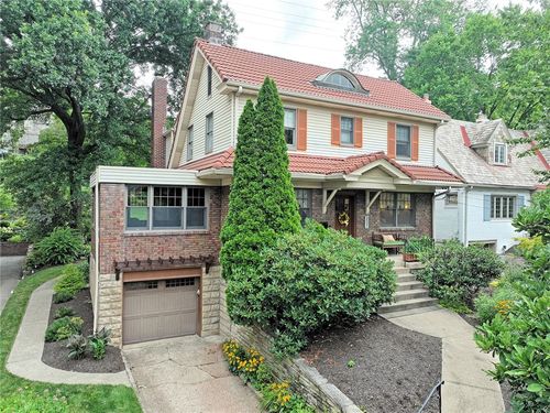 207 Jefferson Dr, Mt. Lebanon, PA, 15228-2110 | Card Image