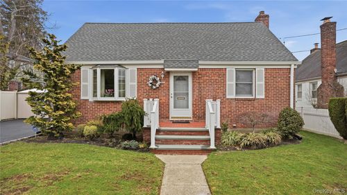 358 Kensington Rd S, Garden City, NY, 11530-5308 | Card Image