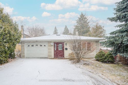 18 Doverwood Crt, North York, ON, M2M2G7 | Card Image