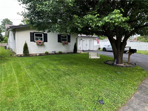 3412 Willow Dr, Mattoon, IL, 61938-4752 | Card Image