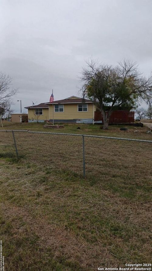 12220 Interstate 10 E, Converse, TX, 78109-3042 | Card Image
