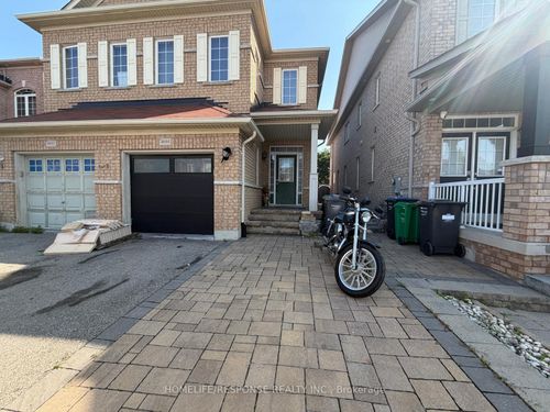 4694 Centretown Way, Mississauga, ON, L5R0C9 | Card Image