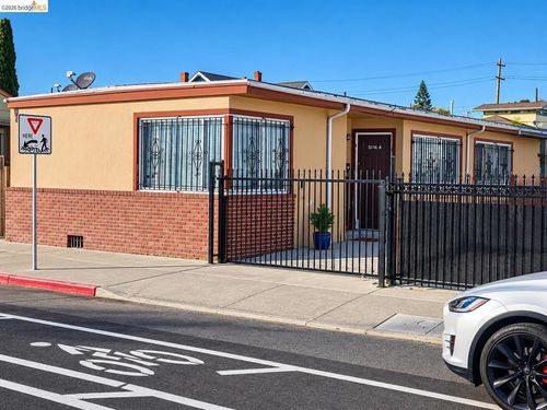 5116 Bancroft Ave, Oakland, CA, 94601-5373 | Card Image