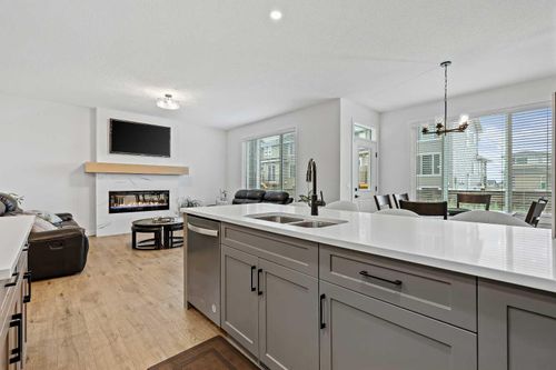 931 Langholm Drive Se, Airdrie, AB, T4A0L9 | Card Image
