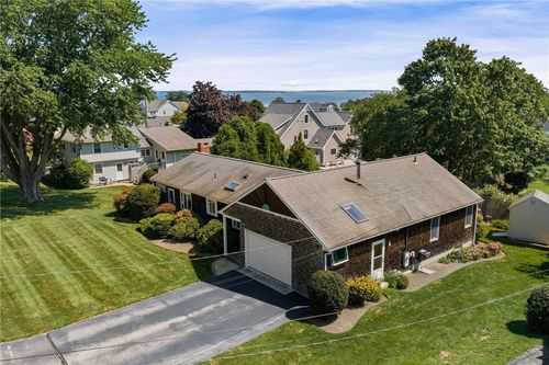 22 Noble Street, Narragansett, RI, 02882 | Card Image
