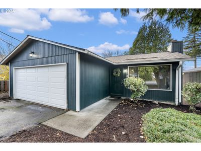 11317 Sw 64 Th Ave, House other with 3 bedrooms, 2 bathrooms and 2 parking in Portland OR | Image 1