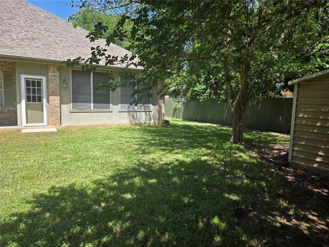 Back yard | Image 31