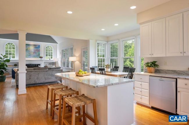 Gourmet kitchen, bay windowed breakfast room & vaulted ceiling family room | Image 9
