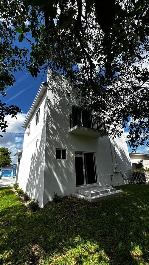 2788 Nw 9th Pl, Fort Lauderdale, FL, 33311-6669 | Card Image