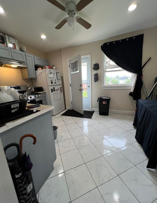 2 - 982 Dixwell Ave, Home with 3 bedrooms, 1 bathrooms and null parking in Hamden CT | Image 6