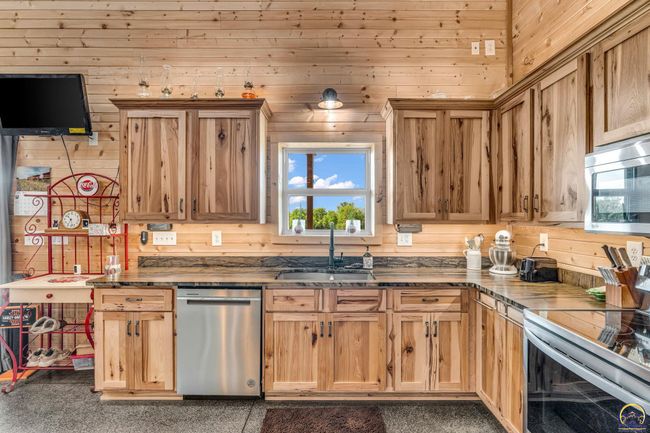 14426 110 Th St, House other with 5 bedrooms, 3 bathrooms and null parking in Oskaloosa KS | Image 16