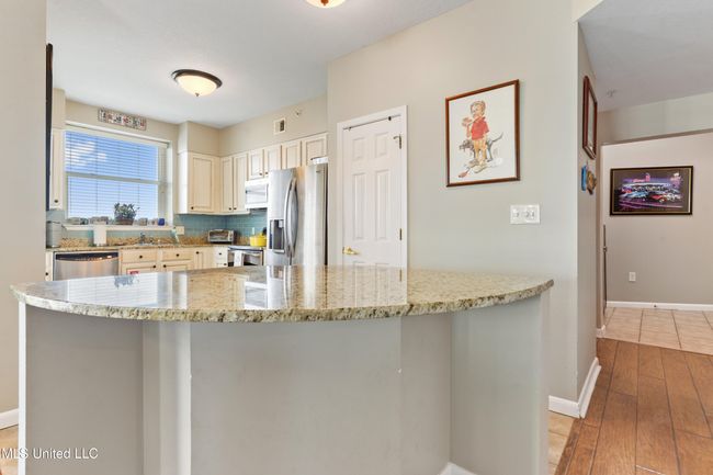 Kitchen Island | Image 8