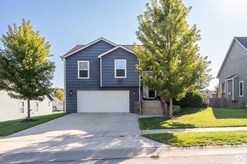 1610 Acorn Ln, Eudora, KS, 66025-9212 | Card Image