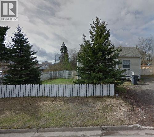 1633 10th Ave, Prince George, BC, V2L3S5 | Card Image