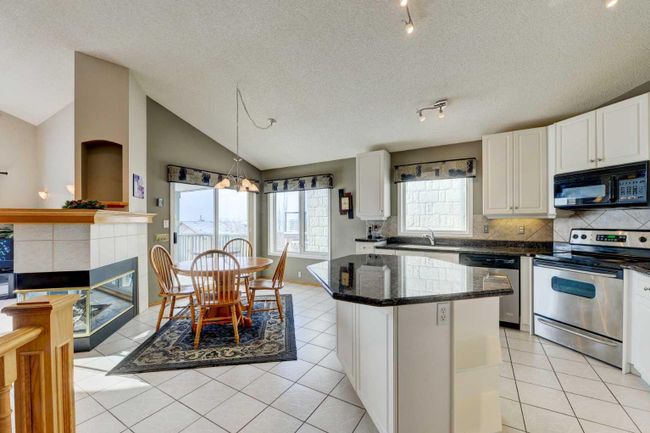 2281 Sirocco Drive Sw, Home with 3 bedrooms, 2 bathrooms and 4 parking in Calgary AB | Image 23